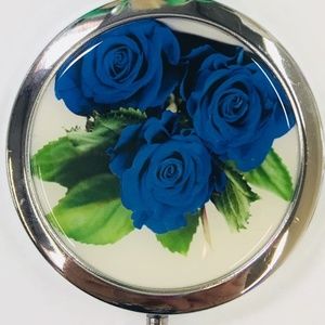 SALE!!! FANCY MAKE- UP MIRROR. NEW!!!